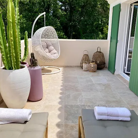 *les Restanques Maison Des Chenes 3 Chambres* * Grimaud